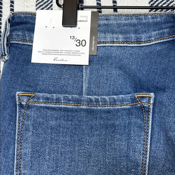NWT KanCan Ultra High Rise Flare Jeans - Picture 3 of 5